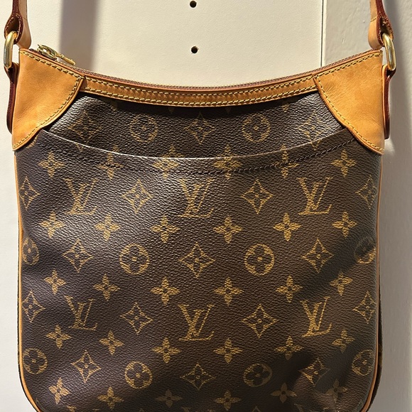 Authentic Louis Vuitton Odeon Crossbody - Picture 2 of 16